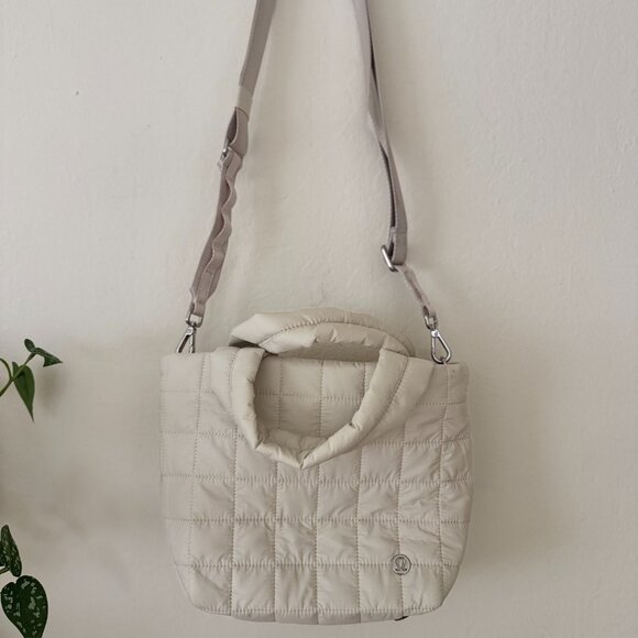 Lululemon Quilted Grid Tote Bag - Picture 2 of 13